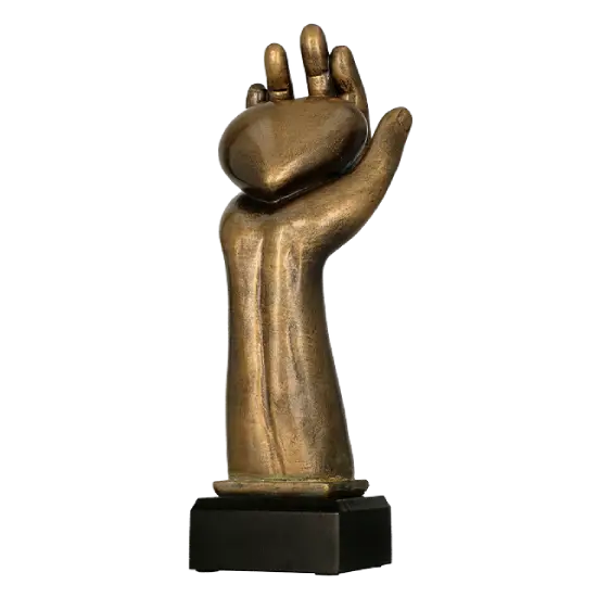 Harz Trophäe Herz in der Hand RFST3040 Harz Trophäe Herz in der Hand RFST3040