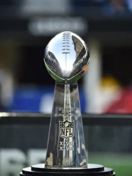 trofeum Vince Lombardi na super bowl